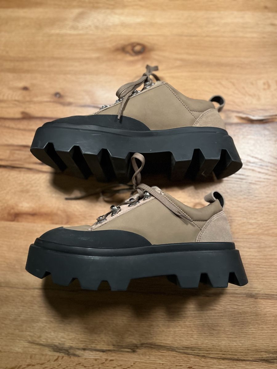 Zara Damenschuhe: Zara Plateau Schuhe - Gr 38 beige – Neu (gemäss Beschreibung) aus Laufen von li_ga7