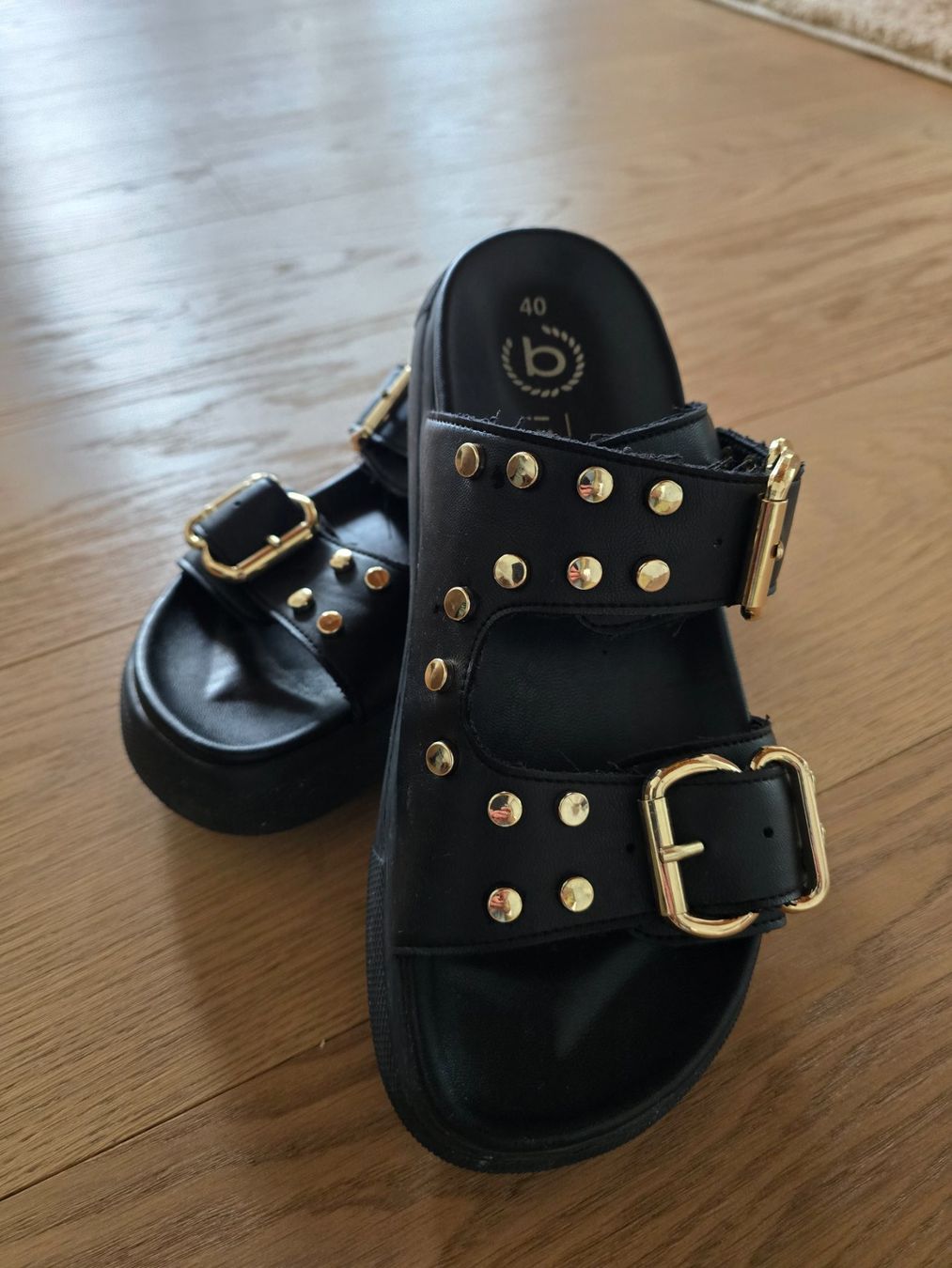 Scarpe da donna: bugatti Flip Flops Pantolette Bugatti Leder 40 Nietendekor – Nuovo (secondo la descrizione) da Winkel venduto da Chris701 1
