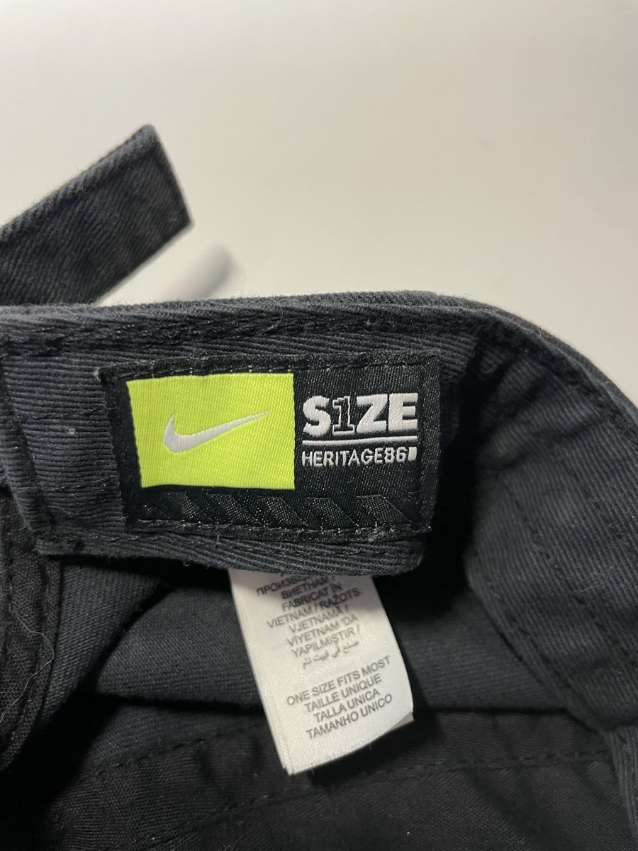 Altro in  Abbigliamento & Accessori: Nike Cap – Nuovo (secondo la descrizione) da Jona venduto da liv_kjr6 1