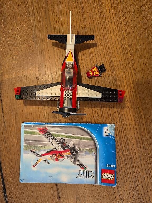 Lego Spielzeuge: LEGO City 60019 Kunstflugzeug – Gebraucht aus Herzogenbuchsee von Obivius
