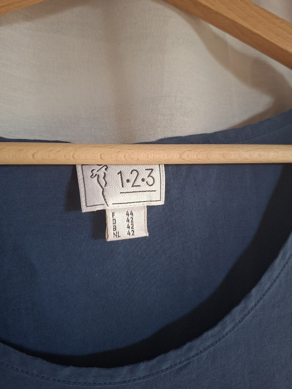 Top: Top 1.2.3 vintage - T. L – Usato da Lausanne venduto da Super-cerise 1