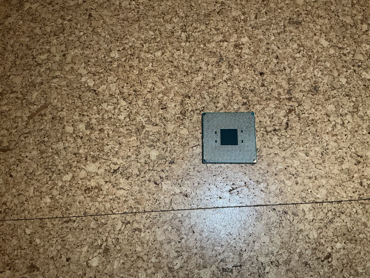 Amd Componenti elettronici: AMD Ryzen 7 2700X Processor (8 Kerne/16 Threads, Socket AM4) – Usato da Arbon venduto da Ramon136 1