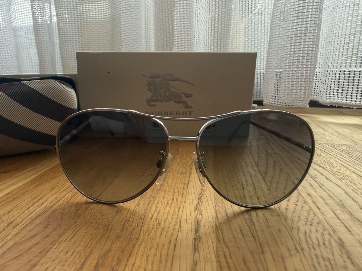 Burberry Occhiali & Lenti: Burberry Sonnenbrille – Nuovo (secondo la descrizione) da Luzern venduto da des_s9xs