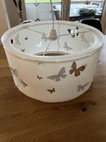 Schicke Kinderdeckenlampe mit Schmetterlingsmotiv