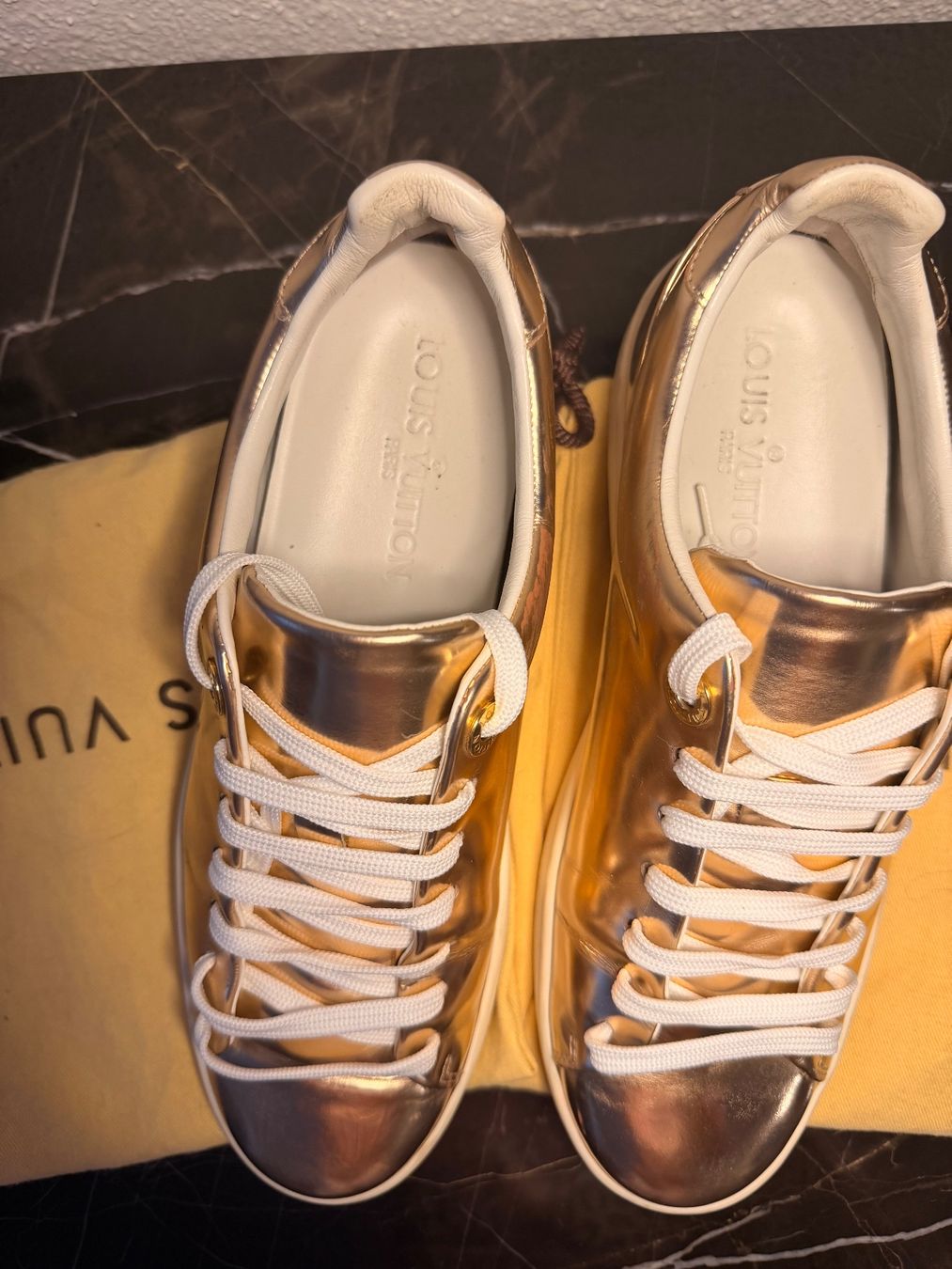 Damenschuhe: Zeitlos iconic Louis Vuitton Chic Sneakers – Neu (gemäss Beschreibung) aus Richterswil von LCKYM7 1