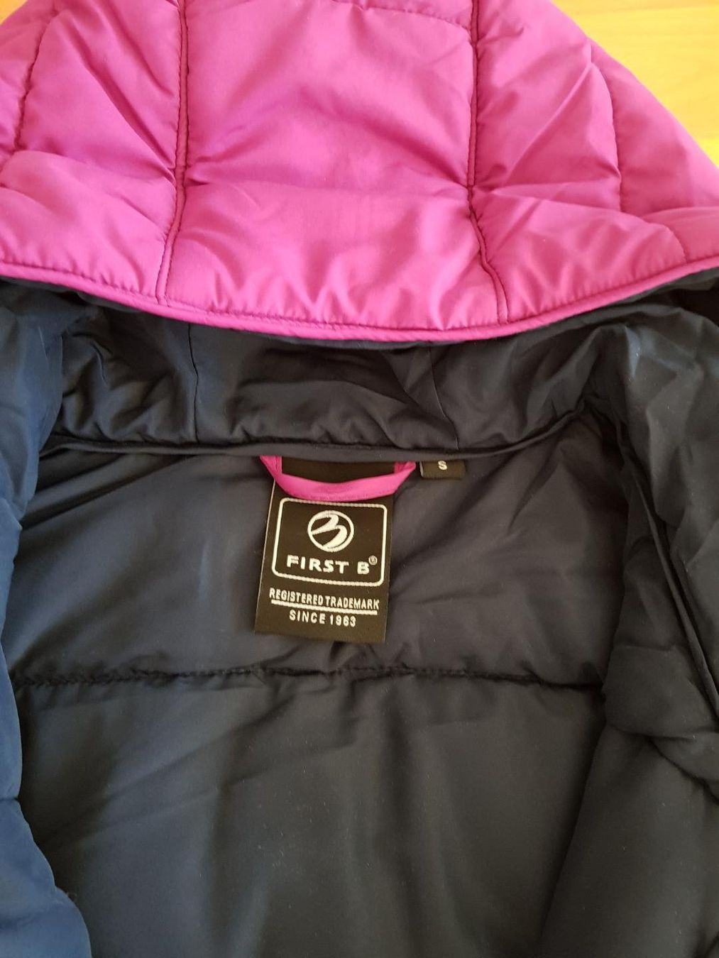 Jacken: Steppjacke FIRST B, Gr. S – Gebraucht aus Tägerwilen von sch_7zxy 1