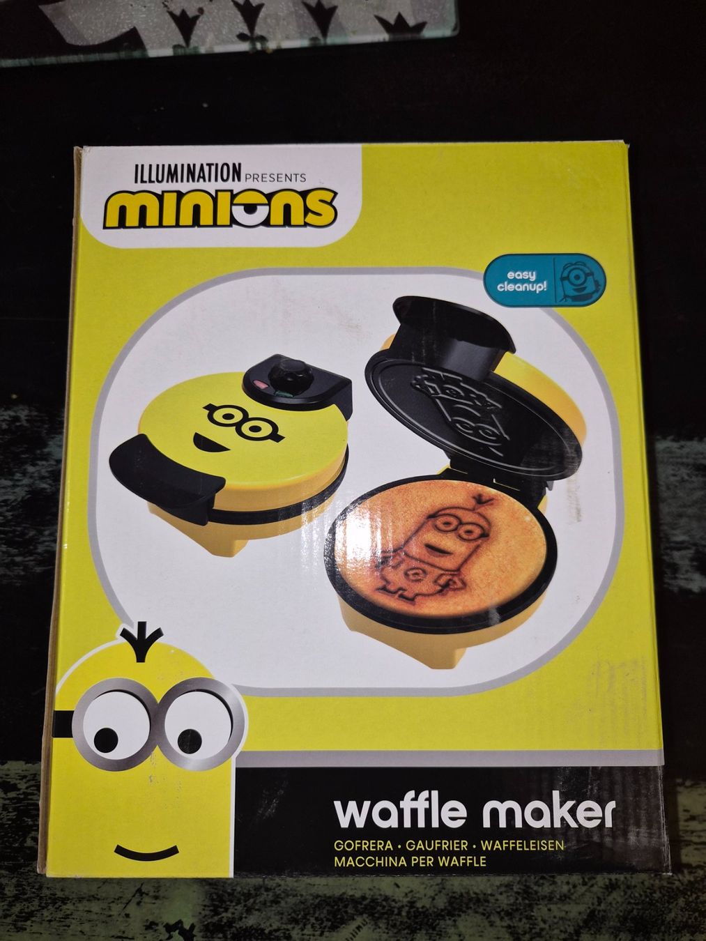 Teglie da forno: Moule à gaufres Minions – Nuovo e nell'imballaggio originale da Bévilard venduto da CHUCKMAVIS