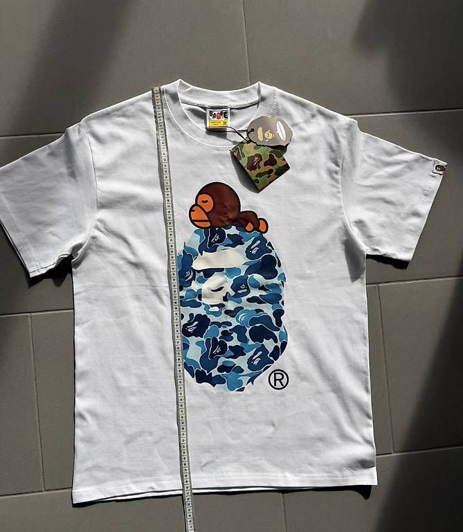 T-shirts: Bape tshirt  – Neuf avec emballage d'origine à Liestal par Adriennsely 1