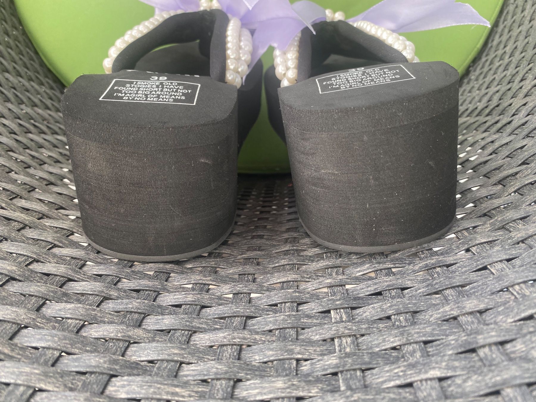 Scarpe da donna: SUMMERTIME - stylische Flip-Flops mit Perlen, nero, 39 – Nuovo e nell'imballaggio originale da Winkel venduto da ferrari2022 6