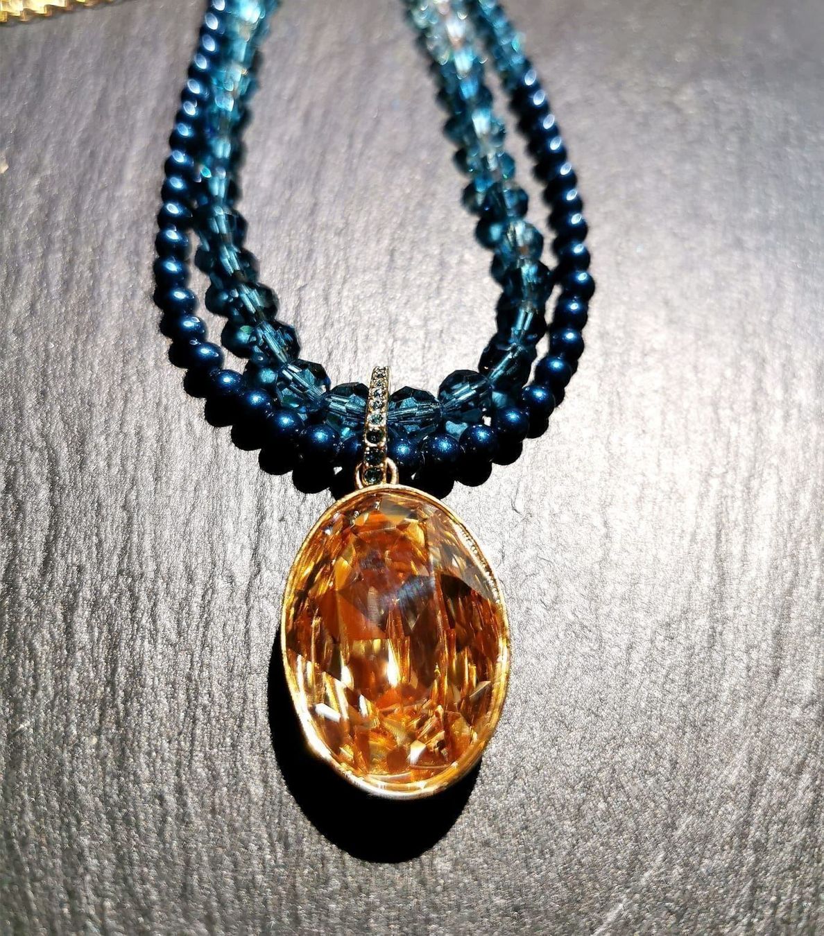 Swarovski Catenine: Collier SWAROVSKI pendentif champagne – Nuovo (secondo la descrizione) da Veyrier venduto da Leilazizou 1
