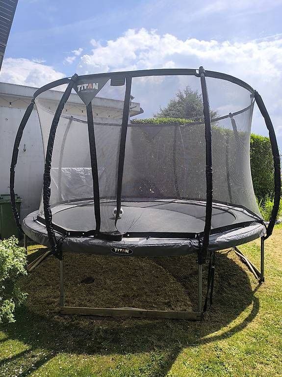 Trampolini: Trampolin Titan 395 cm – Usato da Würenlingen venduto da Peasu