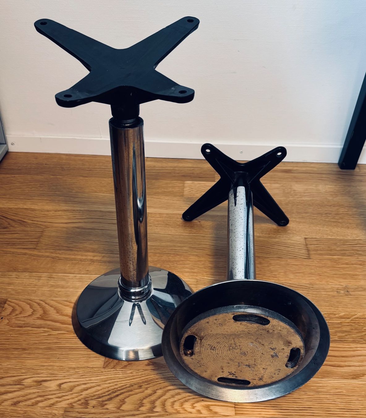 Eames Sessel: Eames Floor-Mount Pedestal Untergestell (ganz selten) – Gebraucht aus Sissach von swxx5 3