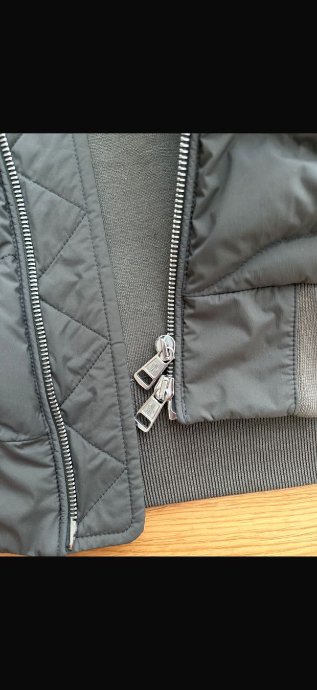 Moncler Giacche: Moncler Daunen/Strickjacke – Usato da Zug venduto da jan_2pnj 5