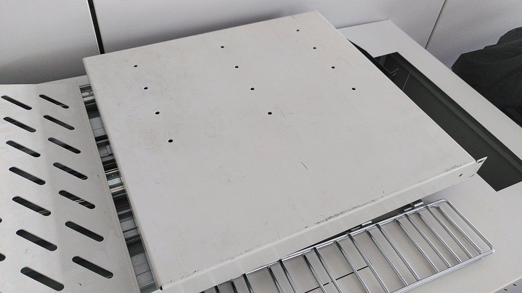 Racks & Ständer: Netzwerkschrank der Marke Triton – Gebraucht aus Zürich von sar_7qmm 7