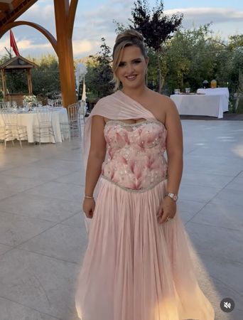 Rosa Abendkleid