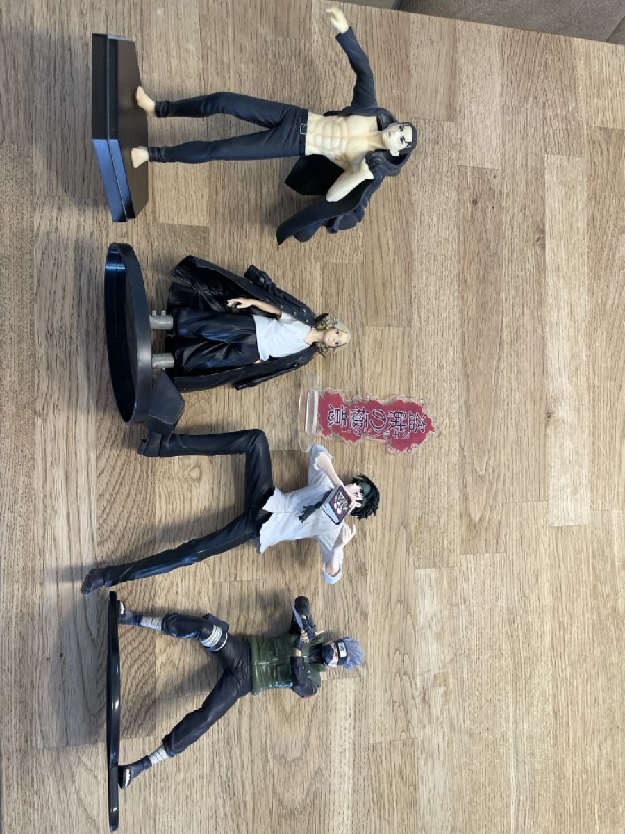 Figurines: 4 originale Anime-Figuren als Set | Hunter × Hunter | Naruto – D'occasion à Uzwil par dav_g2qp