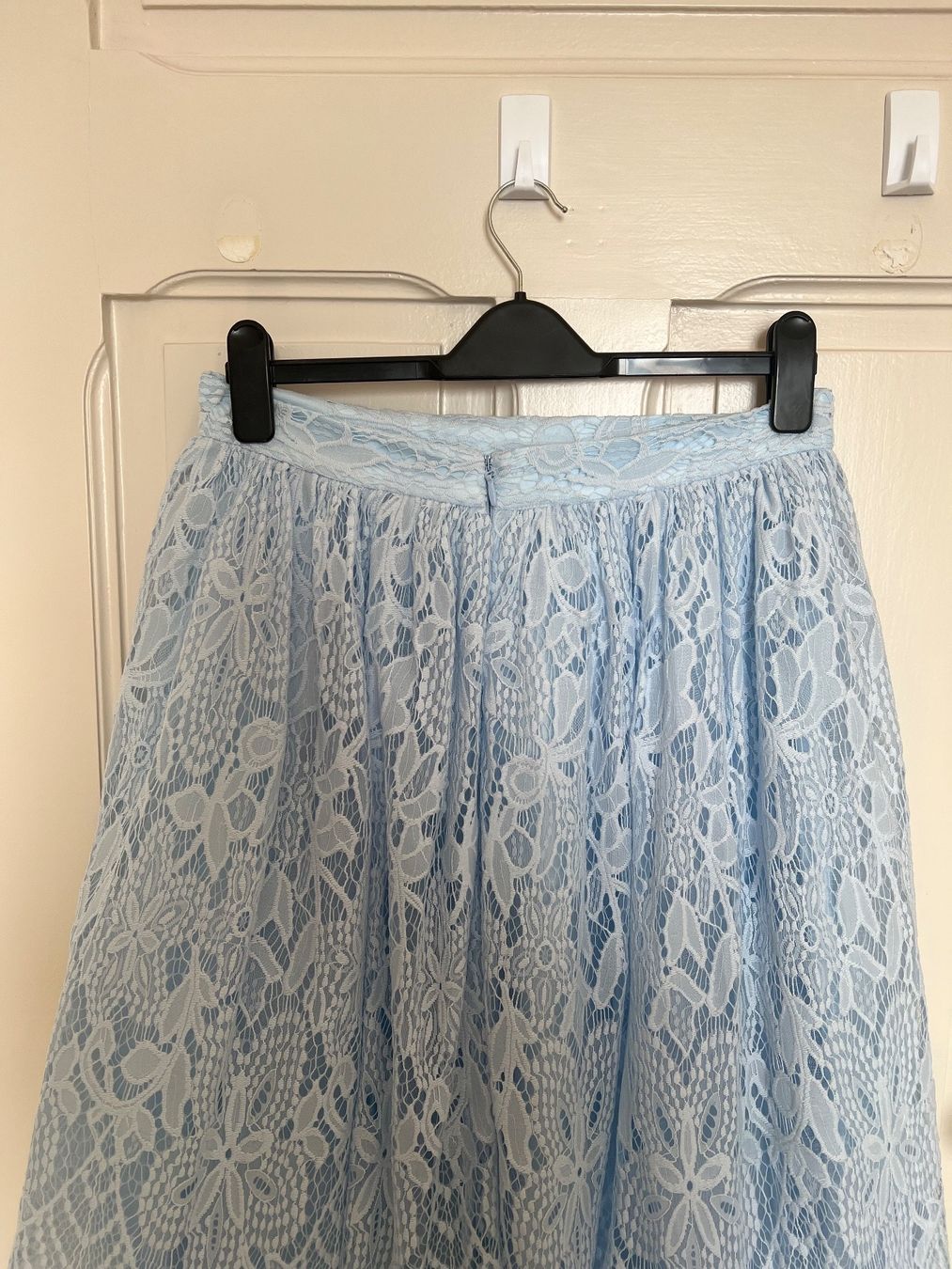 Jupes: Jupe dentelle bleu ciel – Neuf avec emballage d'origine à Neuchâtel par Thesebootsaremadeforwalking 2