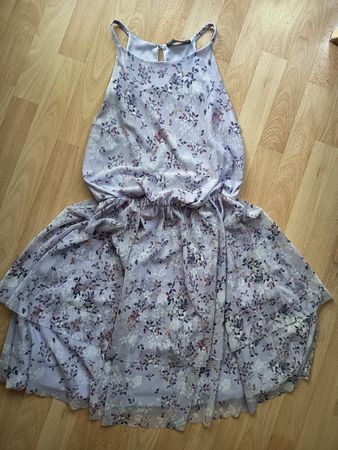 Sommerkleid Grösse M mit Blumenprint, super Zustand!