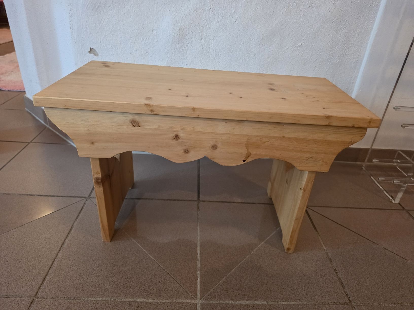 Bänke: Holzsitzbänkli handgefertigt – Gebraucht aus Hettlingen von Ratio