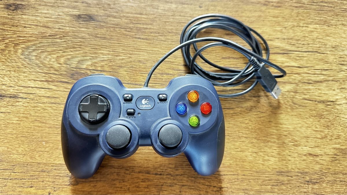 Logitech Controller: Logitech Gamepad F310 – Gebraucht aus Matten b. Interl von Freaktastic