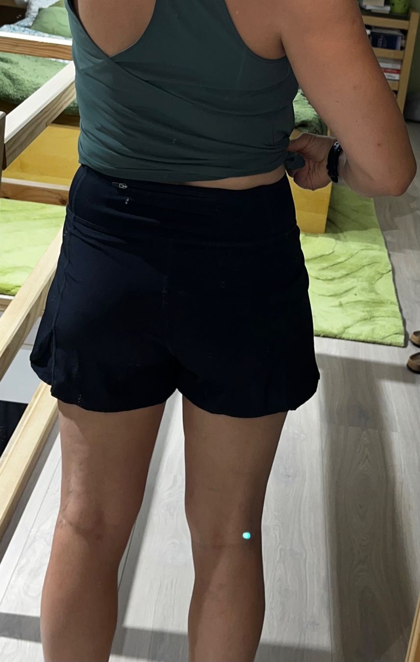 Leggings: Short de sport taille S – Usato da Develier venduto da lili_1 4