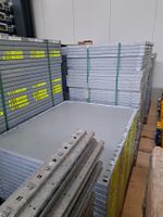 Regallager mit Einsatzböden und Trennwänden