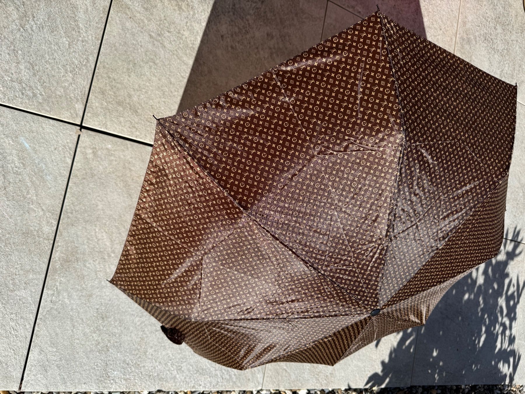 Regenschirme: Louis Vuitton Regenschirm - Knirps – Gebraucht aus Buchs SG von ema_j65m 1