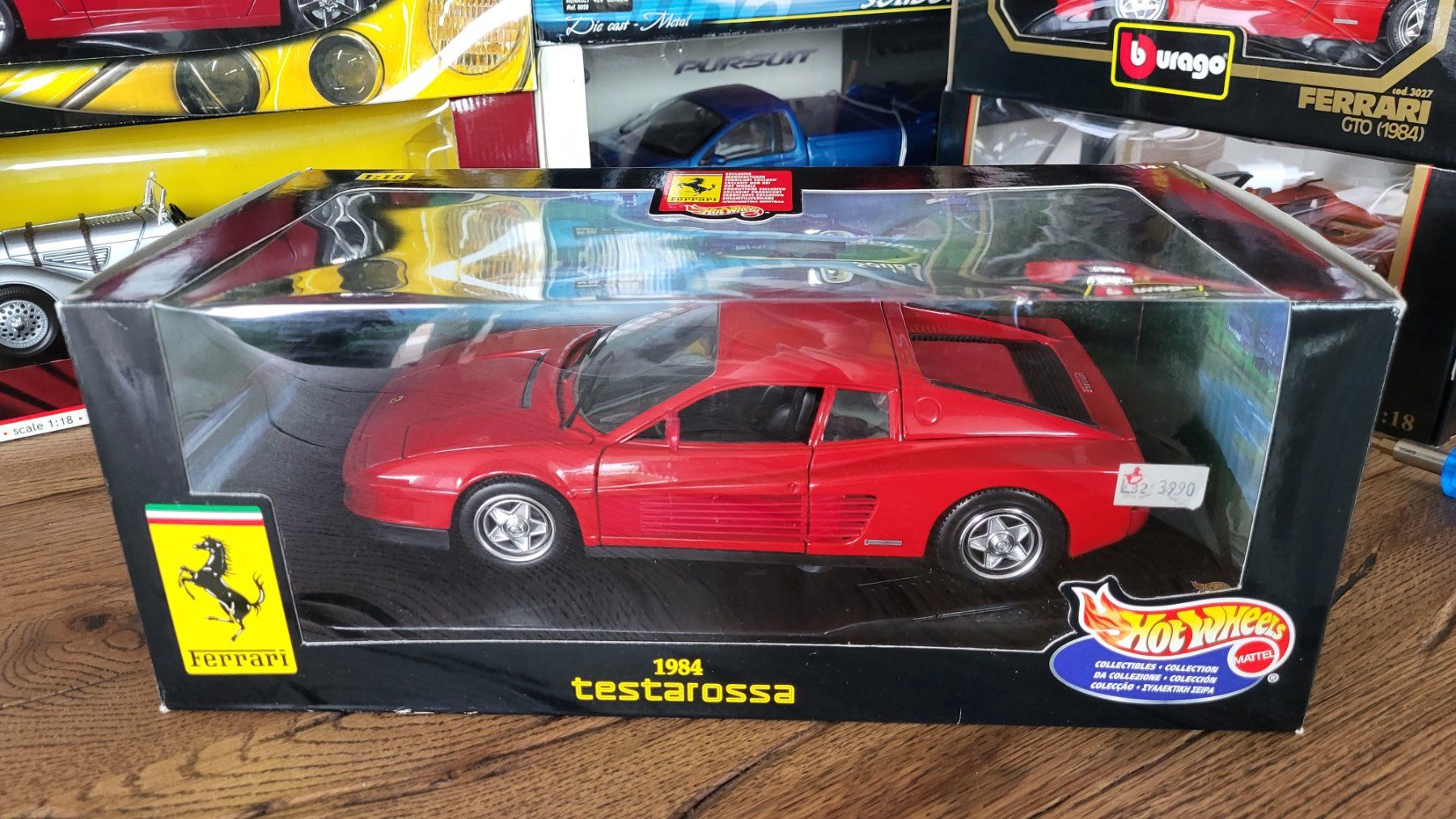 Hot Wheels Modellini d'auto: Ferrari Testarossa 1984 1:18 HotWheels – Usato da Rothrist venduto da Juana5 6