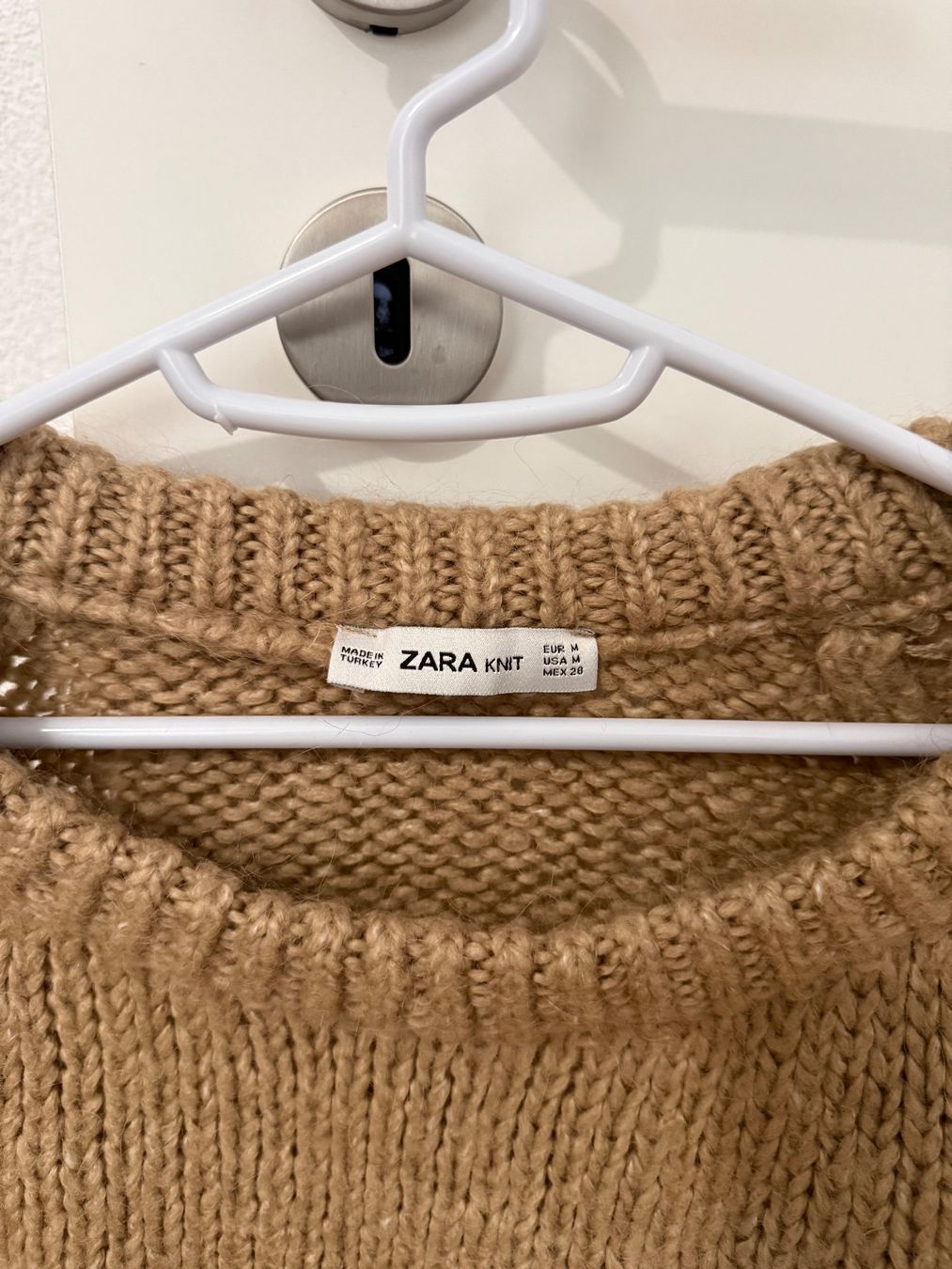 Zara Pullover & Sweatshirts: ZARA knit sweater – Gebraucht aus Chardonne von ana_rpr2 1