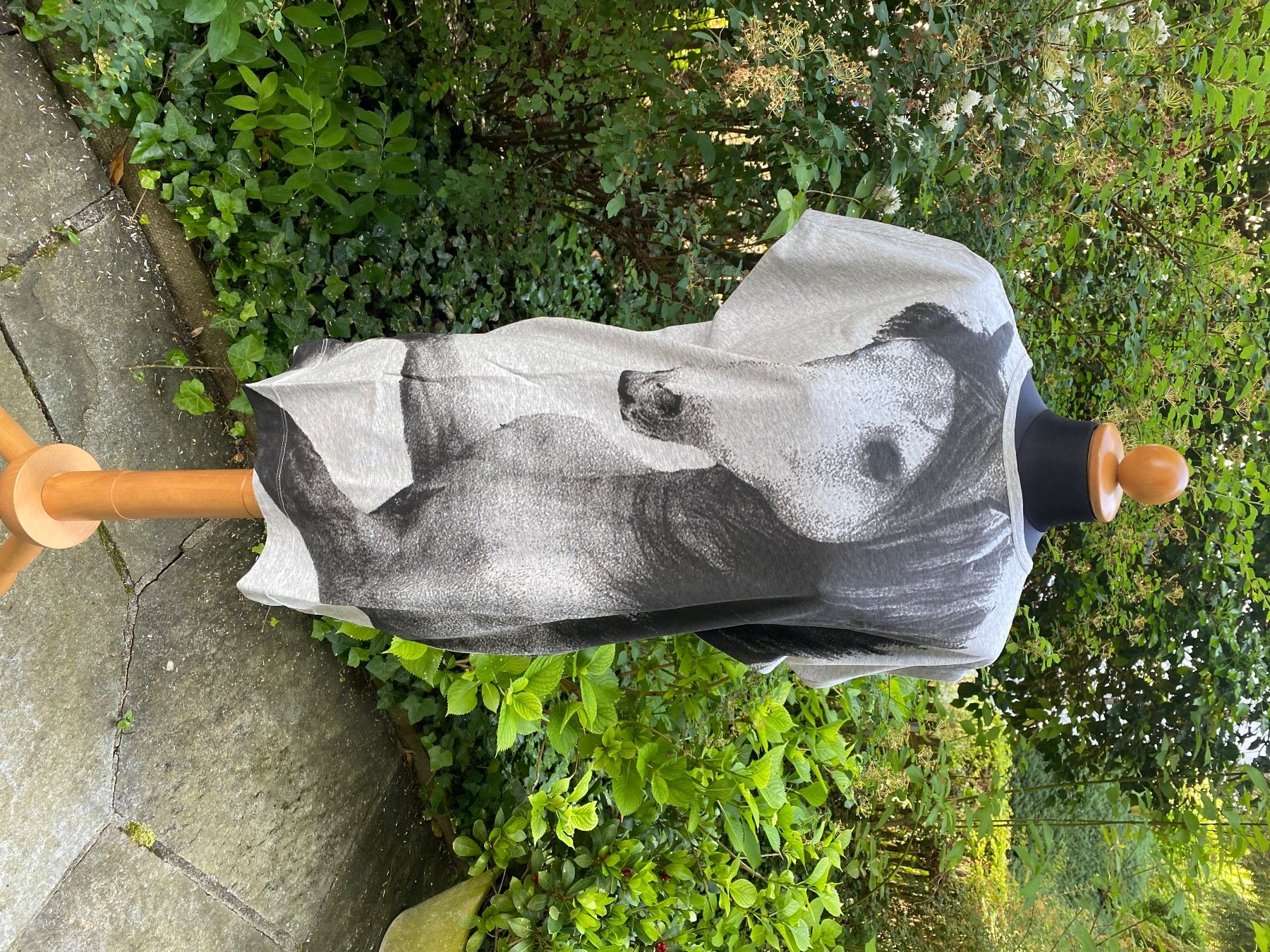 Stella McCartney T-shirt: Graues Stella McCartney T-shirt – Usato da Zürich venduto da JDB_Vintage