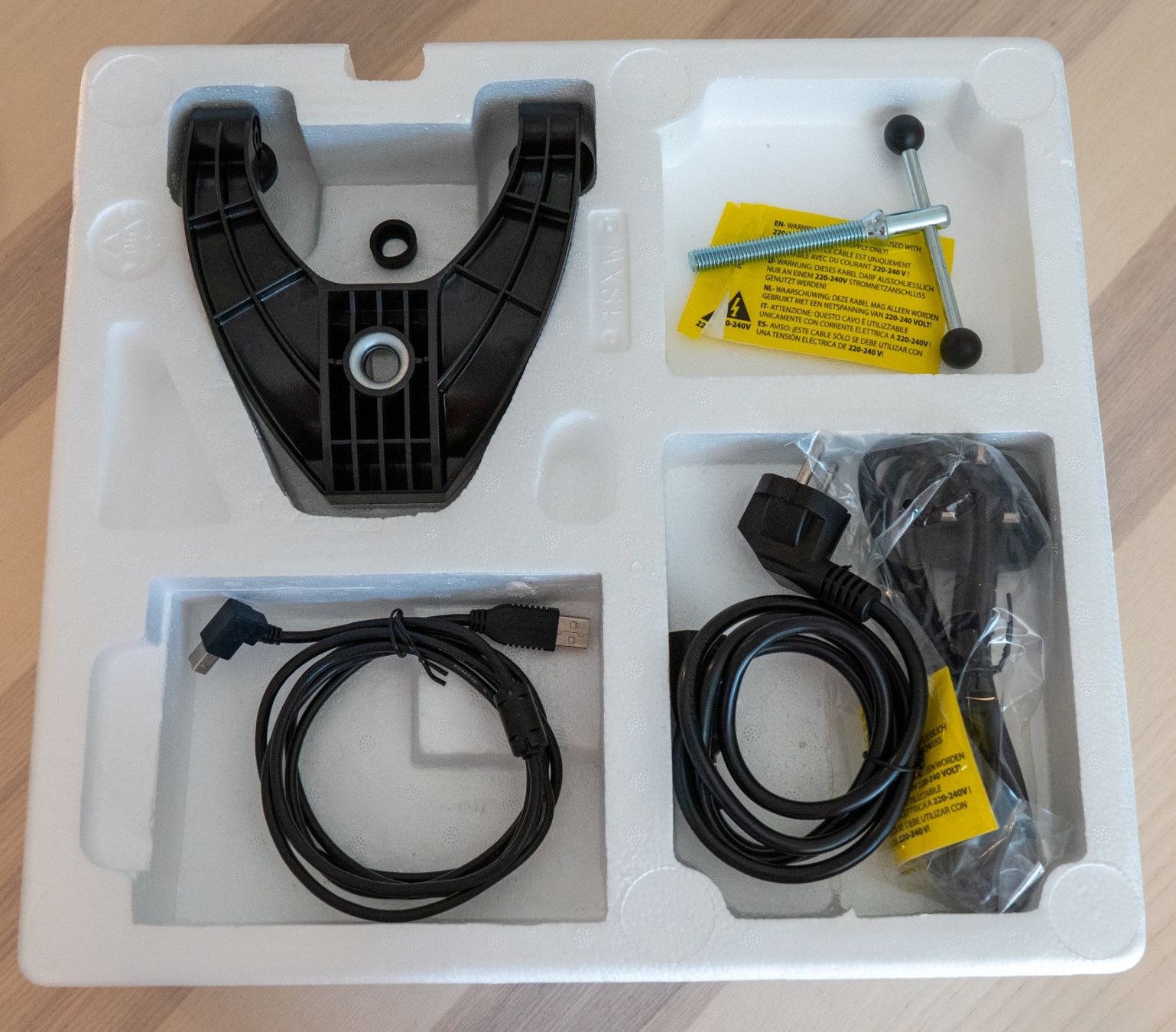 Thrustmaster Manettes: Thrustmaster TS-XW Servo Base - Comme neuf – D'occasion à Zürich par louis.crc 4