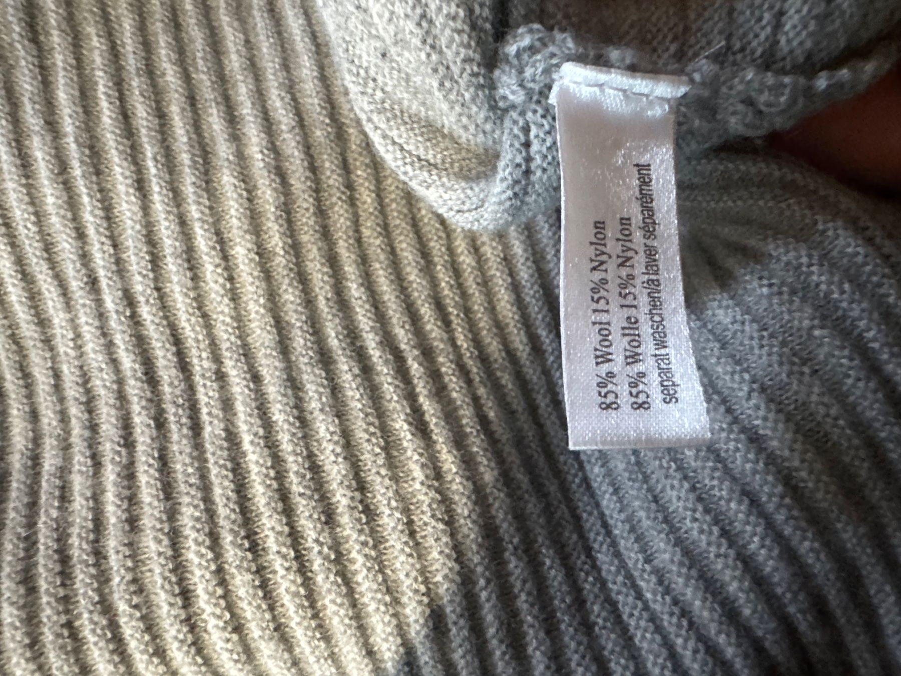 Pulls & Sweat-shirts: Grauer Pullover, KITCHENER! Super Qualität – D'occasion à Belp par naqua5 5
