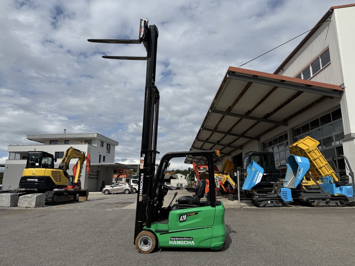 Carrelli elevatori e a forche: Elektrostapler mit top Ausrüstung – Usato da Sempach Station venduto da Gosler86