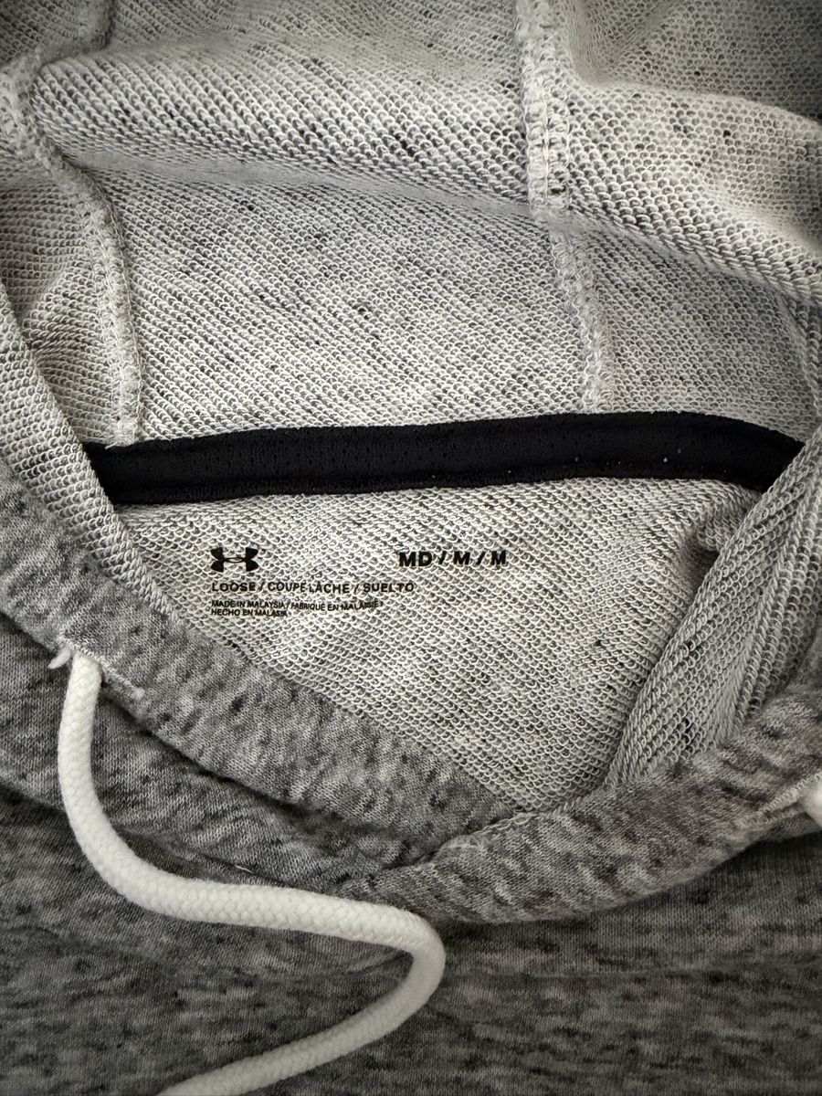 Under Armour Pullover & Sweatshirts: Under Armour Hoodie Gr. M  – Gebraucht aus Solothurn von ced_xk7l 1