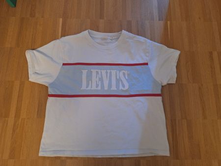 Levi's T-Shirt weiss hellblau rot Grösse S neuwertig boxy