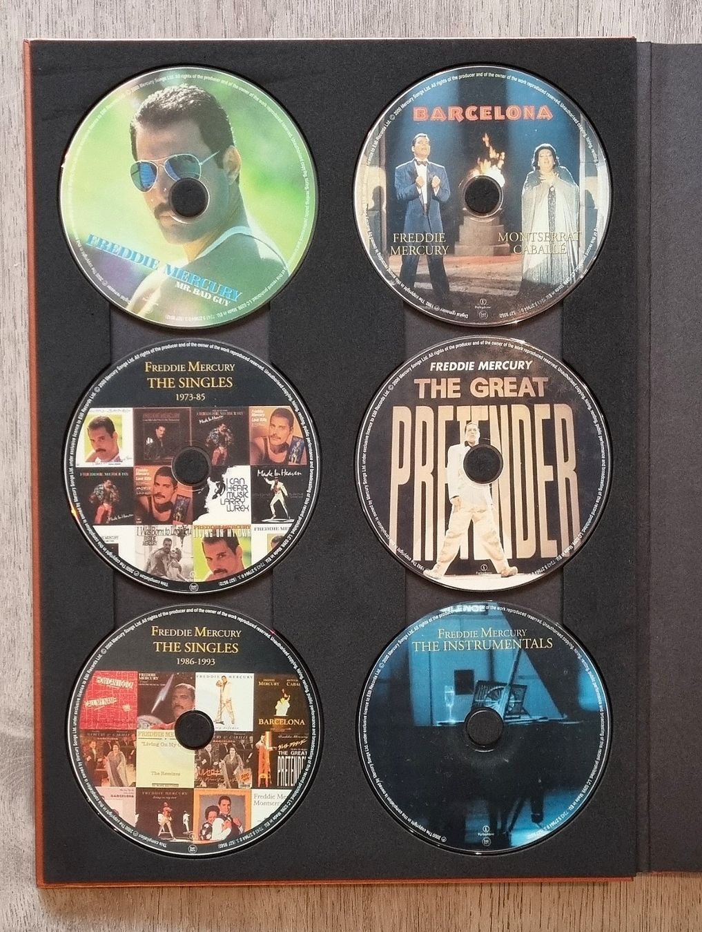 CDs: Queen Freddie Mercury Solo Collection Box Set 10 CD + 2 DVD – Gebraucht aus Walterswil SO von Clavis2503 1