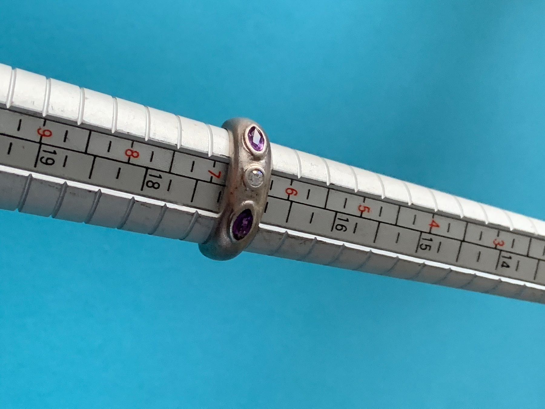 Anelli: Ring Silber violett-weiise steinchen 54 – Usato da Dittingen venduto da Bellevista 4