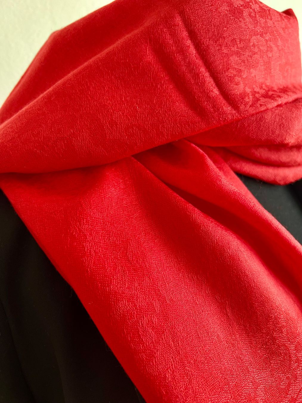 Foulards, Tücher & Schals: Châle en cachemire avec franges, unisexe – Neu und originalverpackt aus Coffrane von Luxary_16 7
