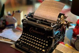 Antike Continental Schreibmaschine – QWERTZ