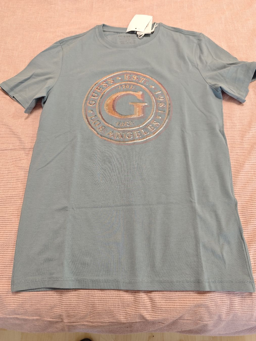Guess T-shirt: T-Shirt Guess – Nuovo (secondo la descrizione) da Winterthur venduto da Roccoita