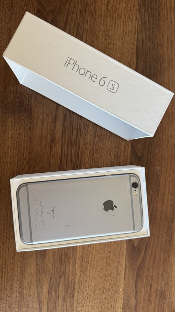 Apple Telefoni cellulari / Smartphones: Smartphone Apple iPhone 6s silber mit Originalverpackung – Usato da Kreuzlingen venduto da Pet_7prv 1