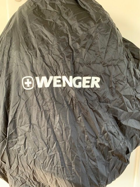 Wenger Rucksäcke: Wenger Rucksack mit Regen-Hülle – Gebraucht aus Aarberg von Catbert 2