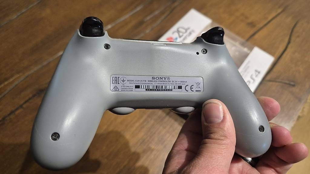 Sony Controller: Playstation 4 Controller 20th Annyversary Edition – Gebraucht aus Bühler von Appezeller 2