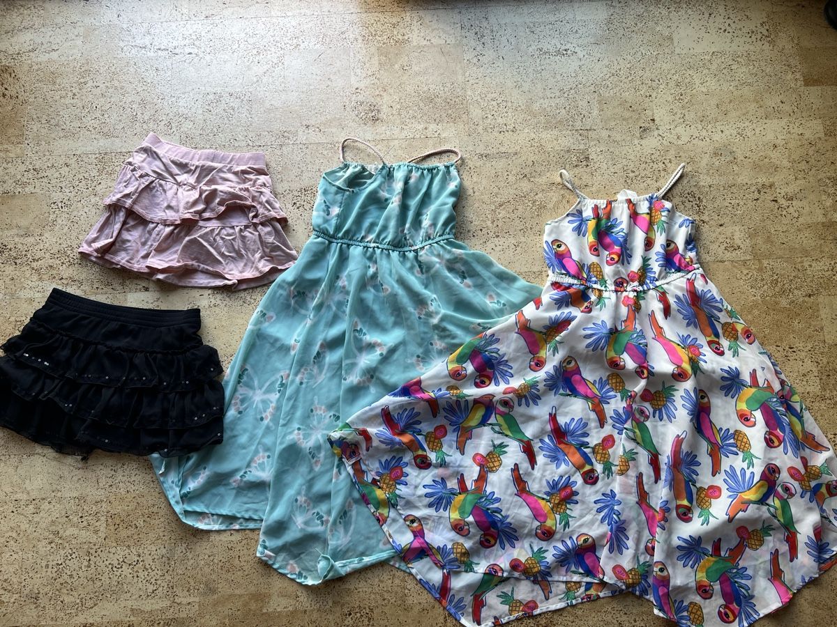 Lotti & Set di vestiti: Schönes Mädchenpaket Größe 128 – Usato da Schmitten FR venduto da mar_jk2r