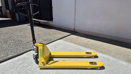 Chariot transpalette OKAY capacité 2500 kg
