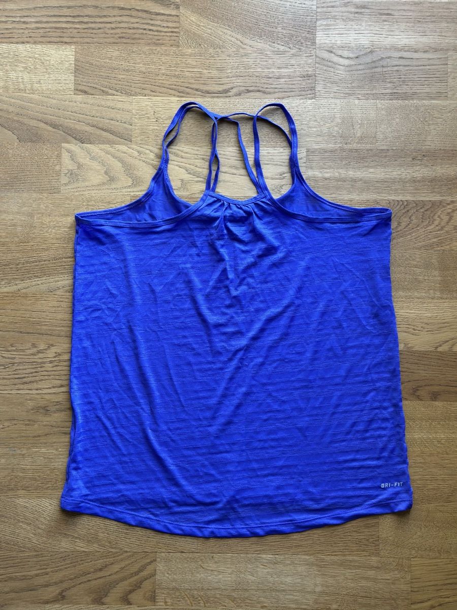 Nike Top: Nike Dri-FIT Top, Lila, Grösse S – Usato da Basel venduto da FatmaCan52 3