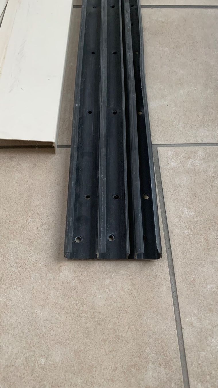 Cavi: 12m Kabelkanal à 10cm x 2.5cm – Usato da Basel venduto da Schmutpa 4