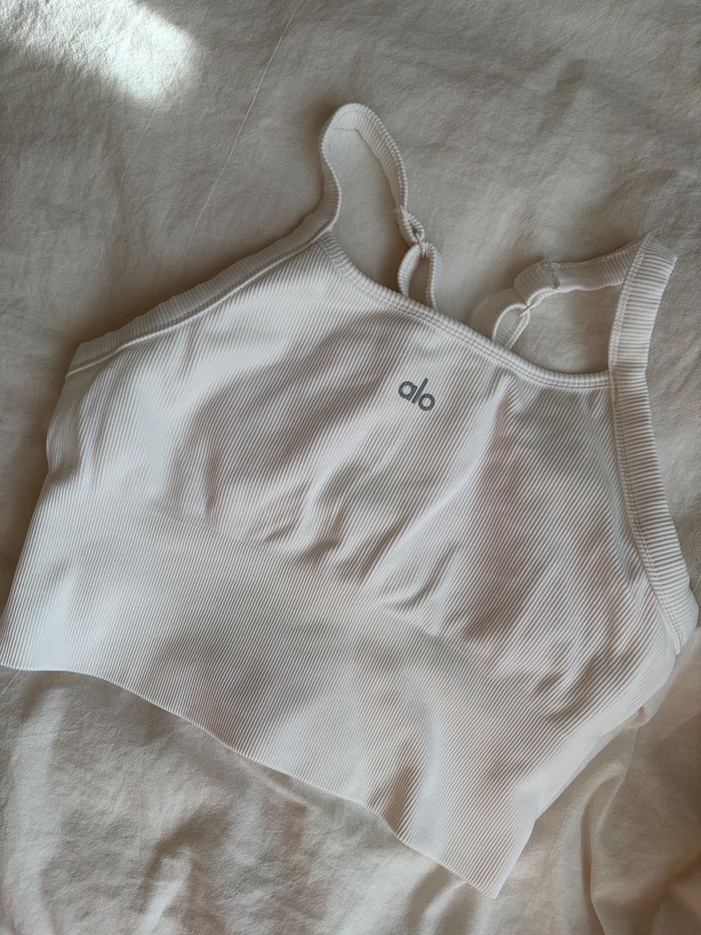 Alo Yoga Top: Alo Yoga Top – Nuovo (secondo la descrizione) da Zürich venduto da wac_7zz8