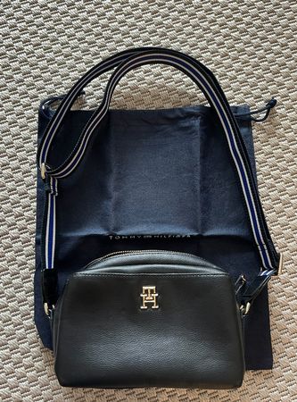 Tommy Hilfiger Crossbody Bag with striped strap + Dust Bag
