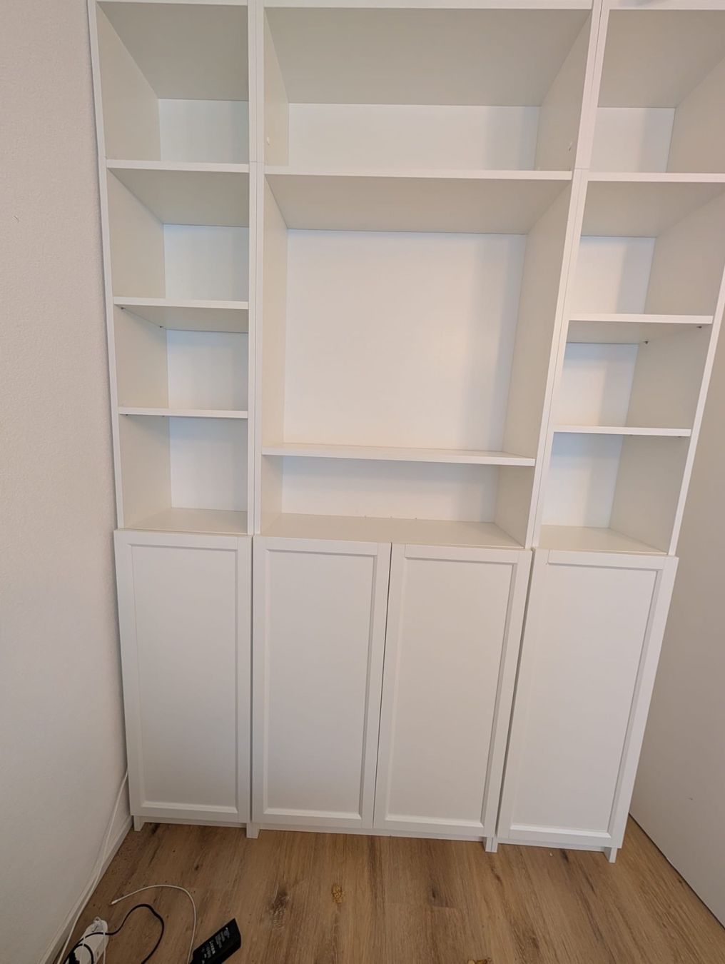 Ikea Scaffali: IKEA Billy / Oxberg Schrankwand mit Aufsatz – Usato da Zürich venduto da iwx